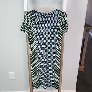 Maggy London Black and White Raglan Sleeve Midi Dress